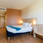 Ibis Hotel 2*