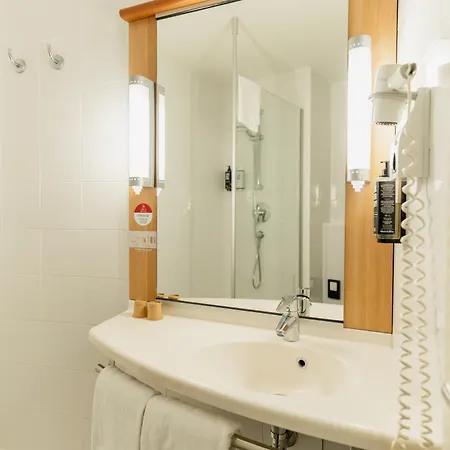 Ibis 2* Ripollet