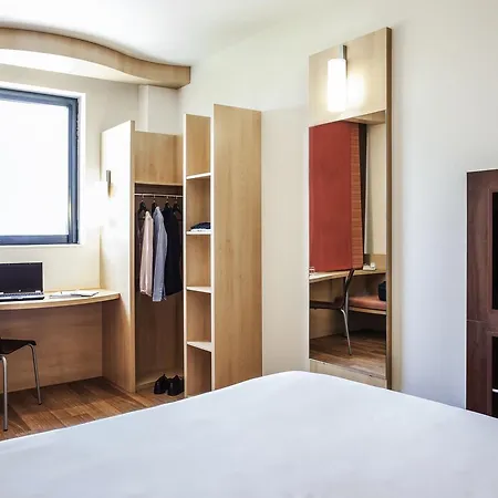 Hotel Ibis Ripollet