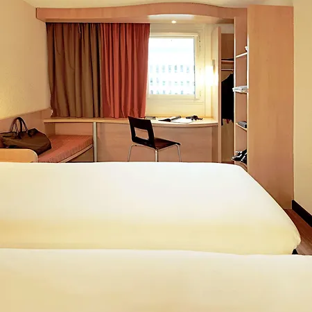 Ibis Hotel 2*