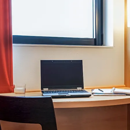 Ibis Hotel 2*
