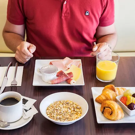 Ibis Hotel 2*
