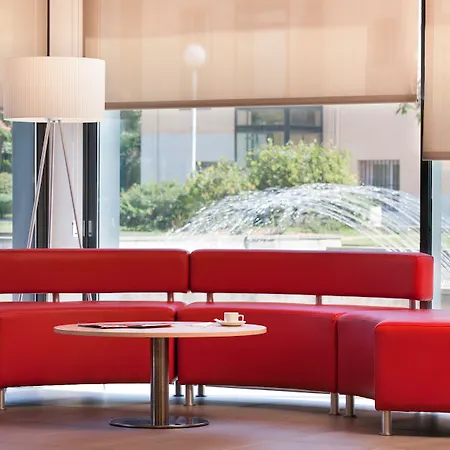 Ibis Hotel 2*