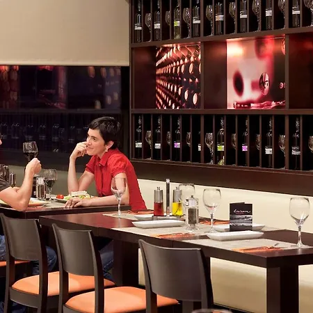 Ibis Hotel 2*