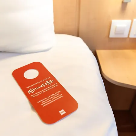 Ibis Отель Рипольет