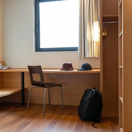 Ibis Отель 2*