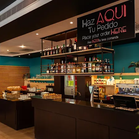 Ibis Hotel 2*