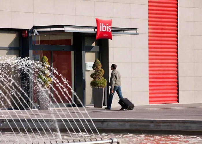 Ibis Hotel 2*