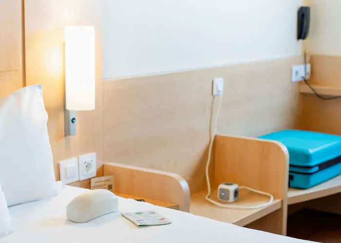 Ibis Hotel 2*